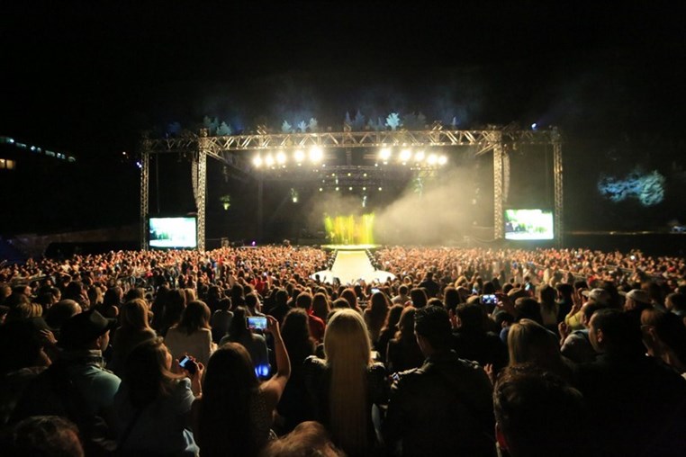 Enrique Iglesias at Ehdeniyat